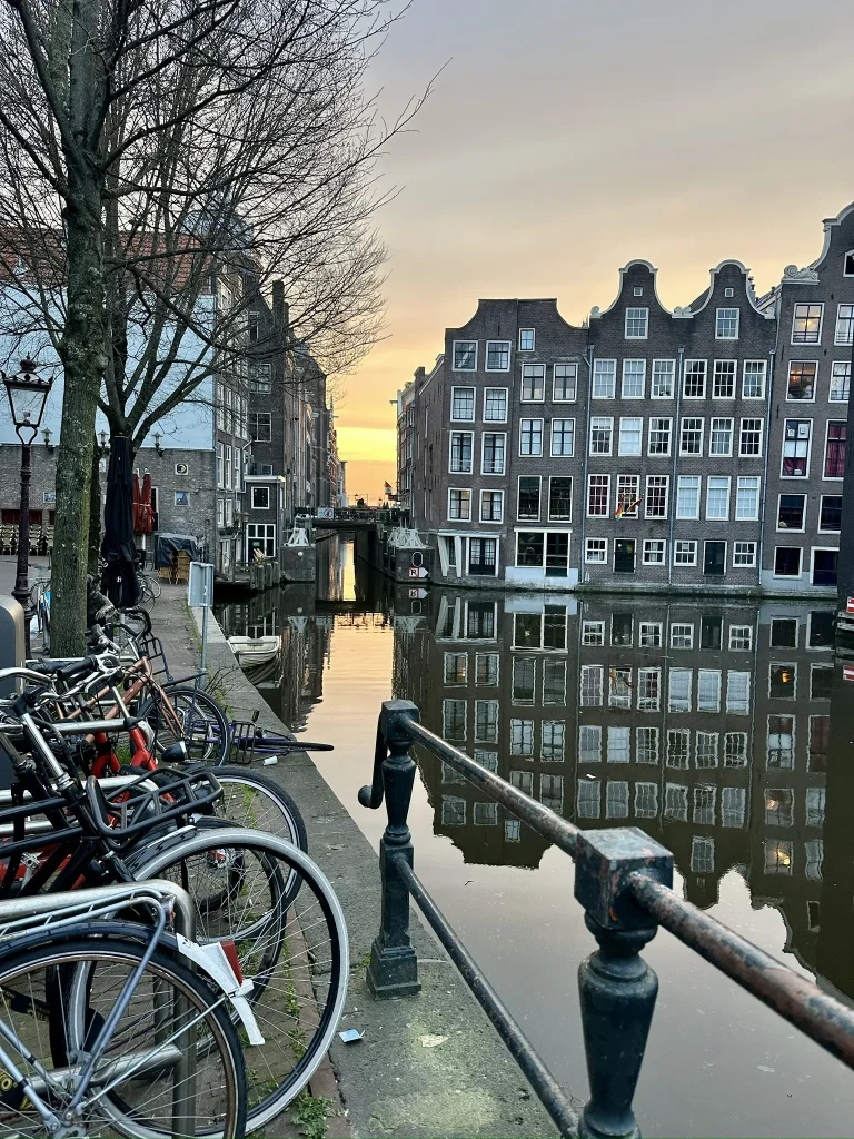 amsterdam-sunrise-canals